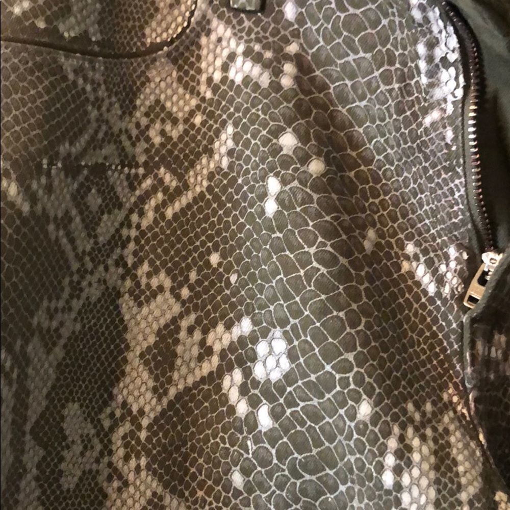 Cookie Johnson🐍 Python Print Jeans - Picture 5 of 8